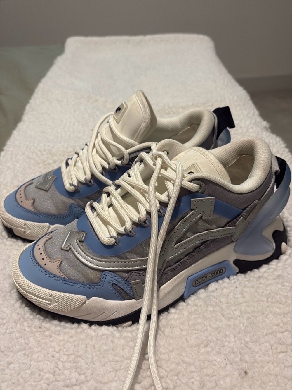 OFF-WHITE ODSY 2000